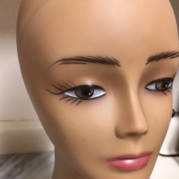 Motown Tress Mannequin Head - Picture 9 of 12